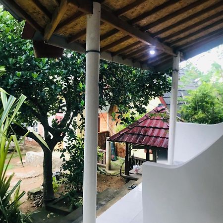 Kampung Homestay Kuta  外观 照片