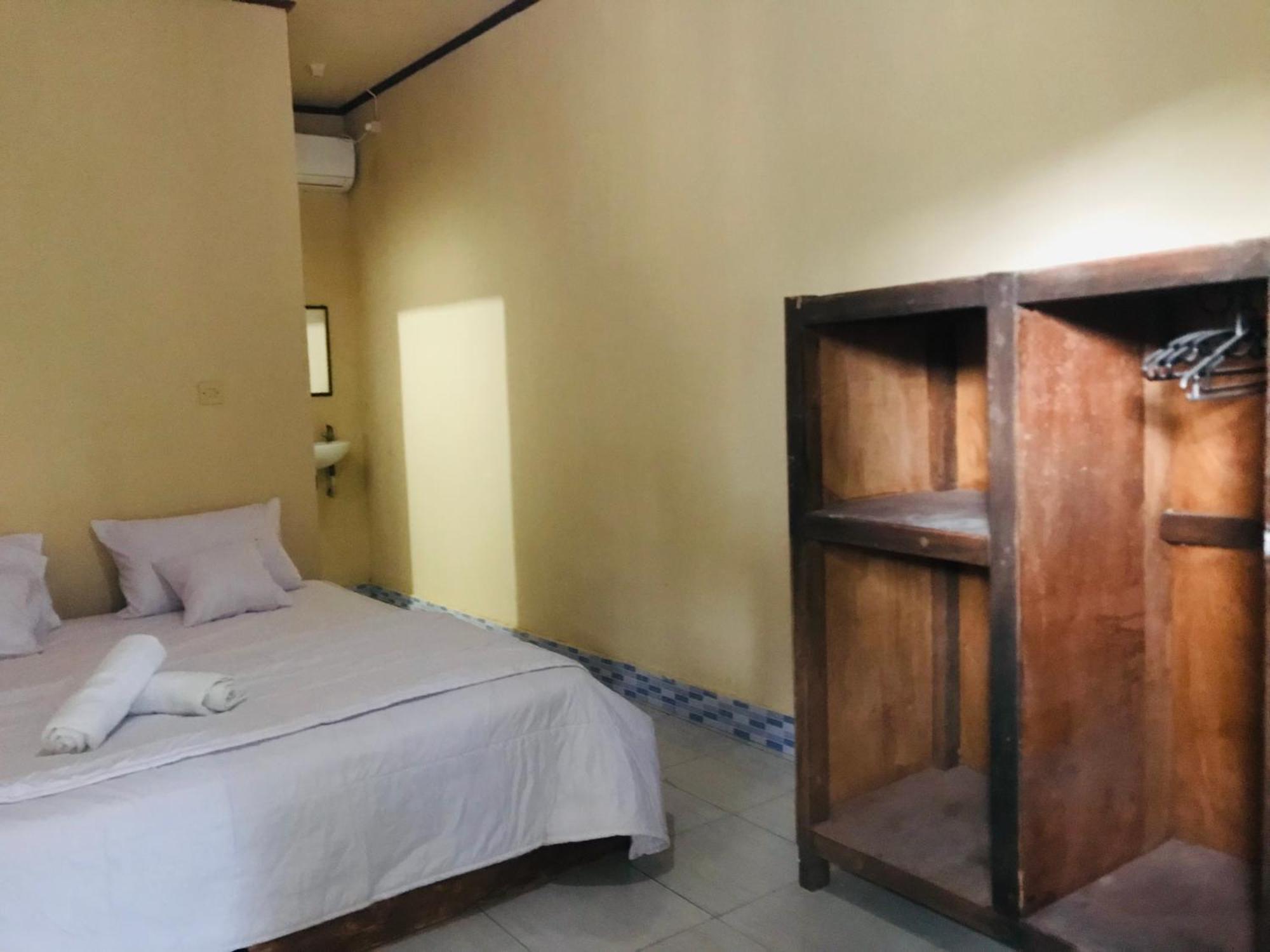 Kampung Homestay Kuta  外观 照片