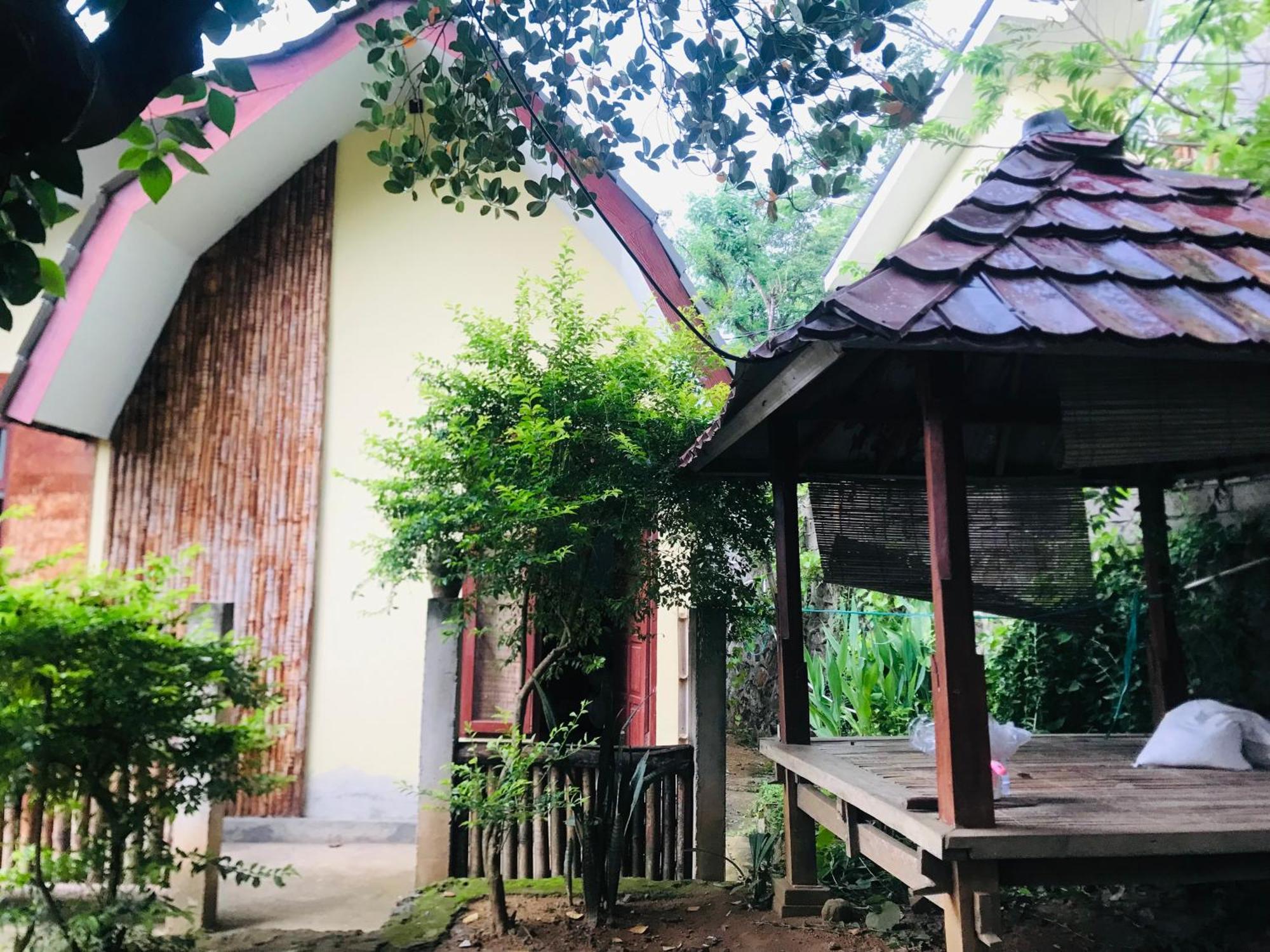 Kampung Homestay Kuta  外观 照片