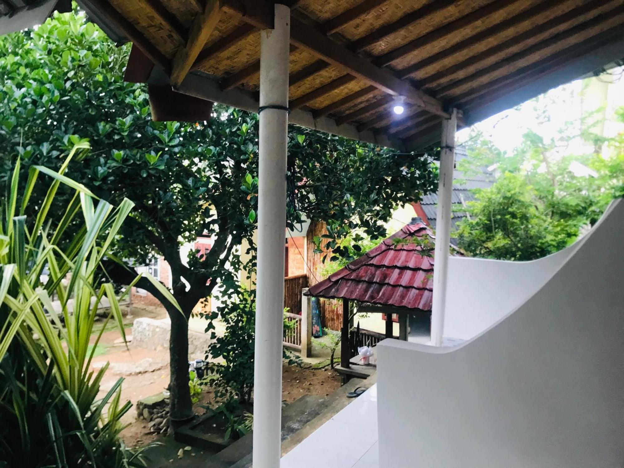 Kampung Homestay Kuta  外观 照片